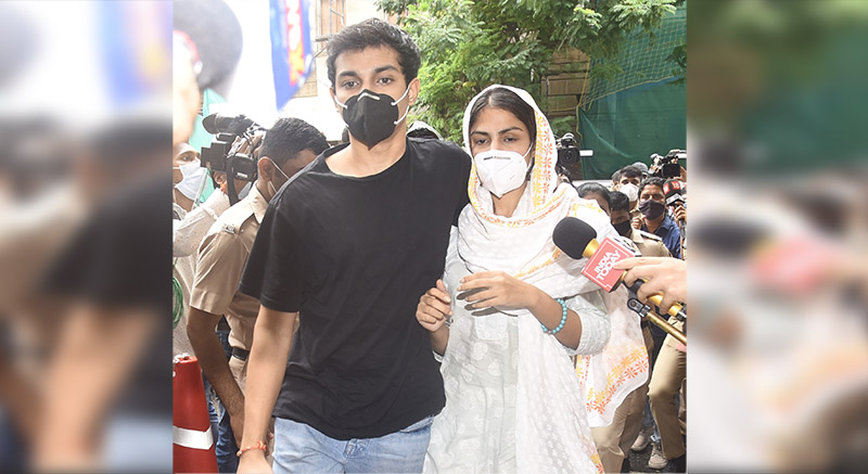 ನಟ ಸುಶಾಂತ್ ಸಿಂಗ್ ರಜಪೂತ್ ಸಾವು ಪ್ರಕರಣ: ಸುಪ್ರೀಂ ಕೋರ್ಟ್‌ನ ಮೆಟ್ಟಿಲೇರಿದ ನಟಿ ರಿಯಾ ಚಕ್ರವರ್ತಿ