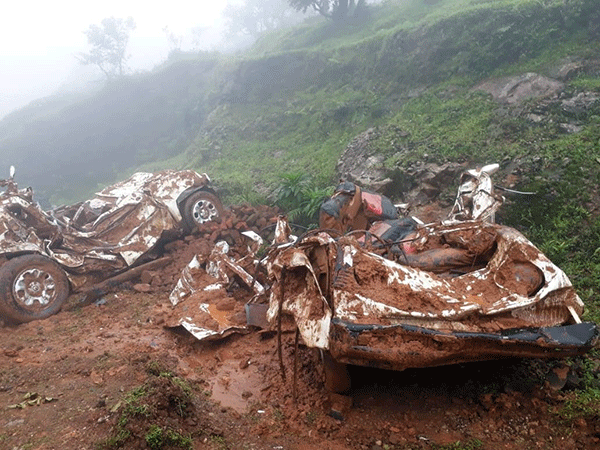 ಗಜಗಿರಿ ಬೆಟ್ಟ ದುರಂತ: ಪ್ರಧಾನ ಅರ್ಚಕರ ಮೃತದೇಹ ಪತ್ತೆ; ಉಳಿದವರಿಗಾಗಿ ಶೋಧ ಚುರುಕು