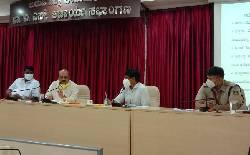 ಗ್ರಾಮಟ್ಟದಲ್ಲಿಯೇ ವಿಪತ್ತು ನಿರ್ವಹಣಾ ಯೋಜನೆ ರೂಪಿಸಿ: ಸಚಿವ ಬೊಮ್ಮಾಯಿ