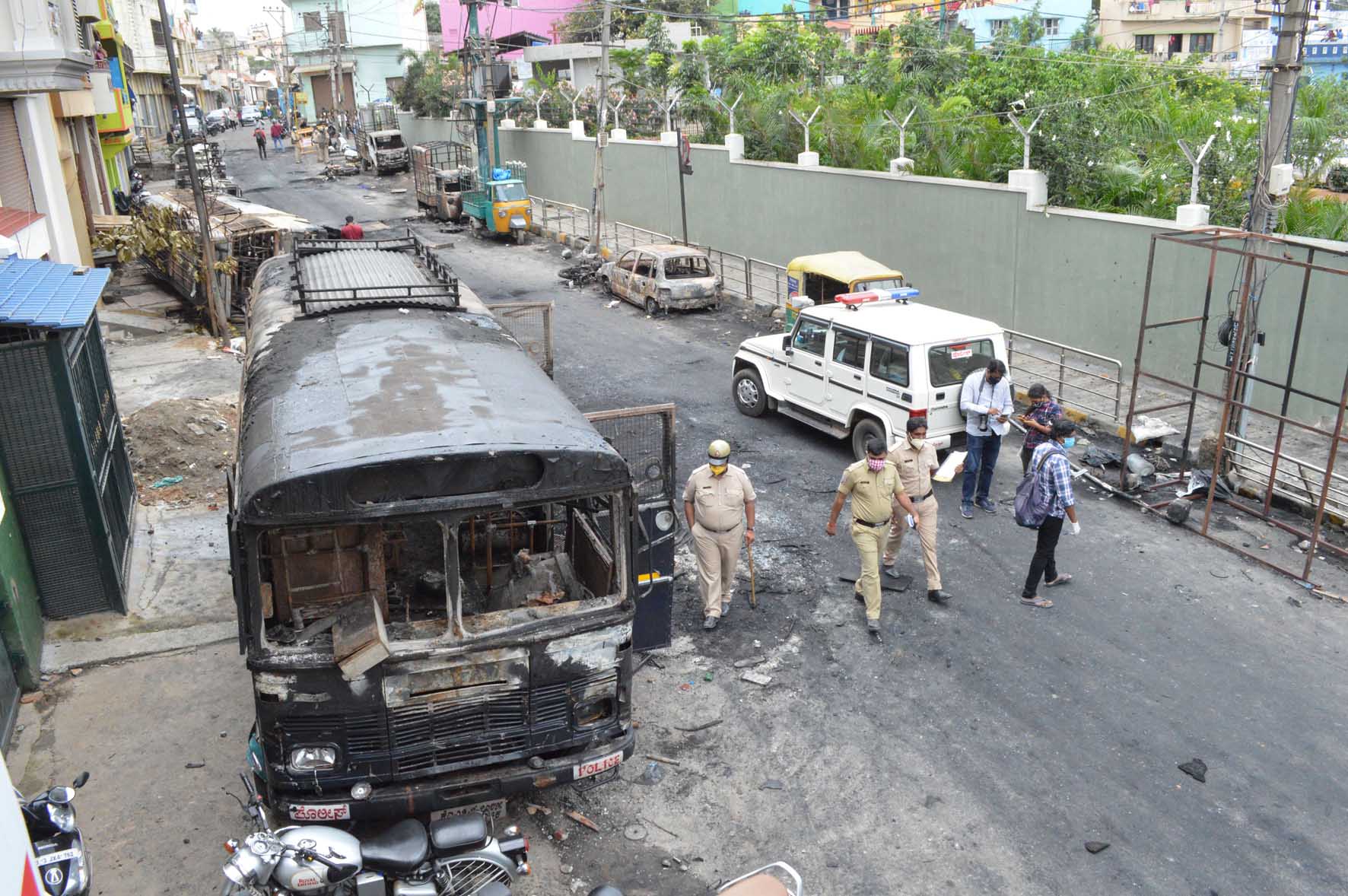 ಶಾಂತವಾದ ಬೆಂಗಳೂರಿನ ಹಿಂಸಾಚಾರದ ಪ್ರದೇಶ: ಪೊಲೀಸರಿಂದ ಕಟ್ಟೆಚ್ಚರ