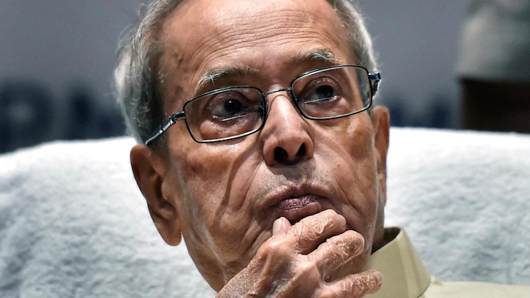 ಅಪ್ಪ ಇನ್ನೂ ಬದುಕಿದ್ದಾರೆ,ಸುಳ್ಳು ಸುದ್ದಿ ಹರಡಬೇಡಿ: ಪ್ರಣವ್ ಮುಖರ್ಜಿ ಪುತ್ರ