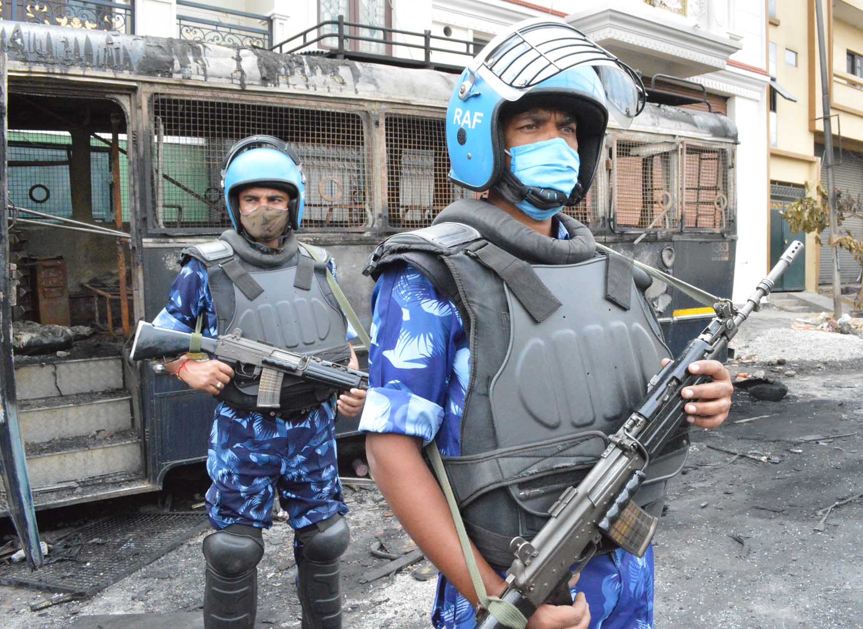 ಬೆಂಗಳೂರು ಹಿಂಸಾಚಾರ: ಕಾರ್ಪೋರೇಟರ್ ಪತಿ ಬಂಧನ; ಕಾಂಗ್ರೆಸ್ ವಿರುದ್ಧ ಮುಗಿಬಿದ್ದ ಬಿಜೆಪಿ ಮುಖಂಡರು