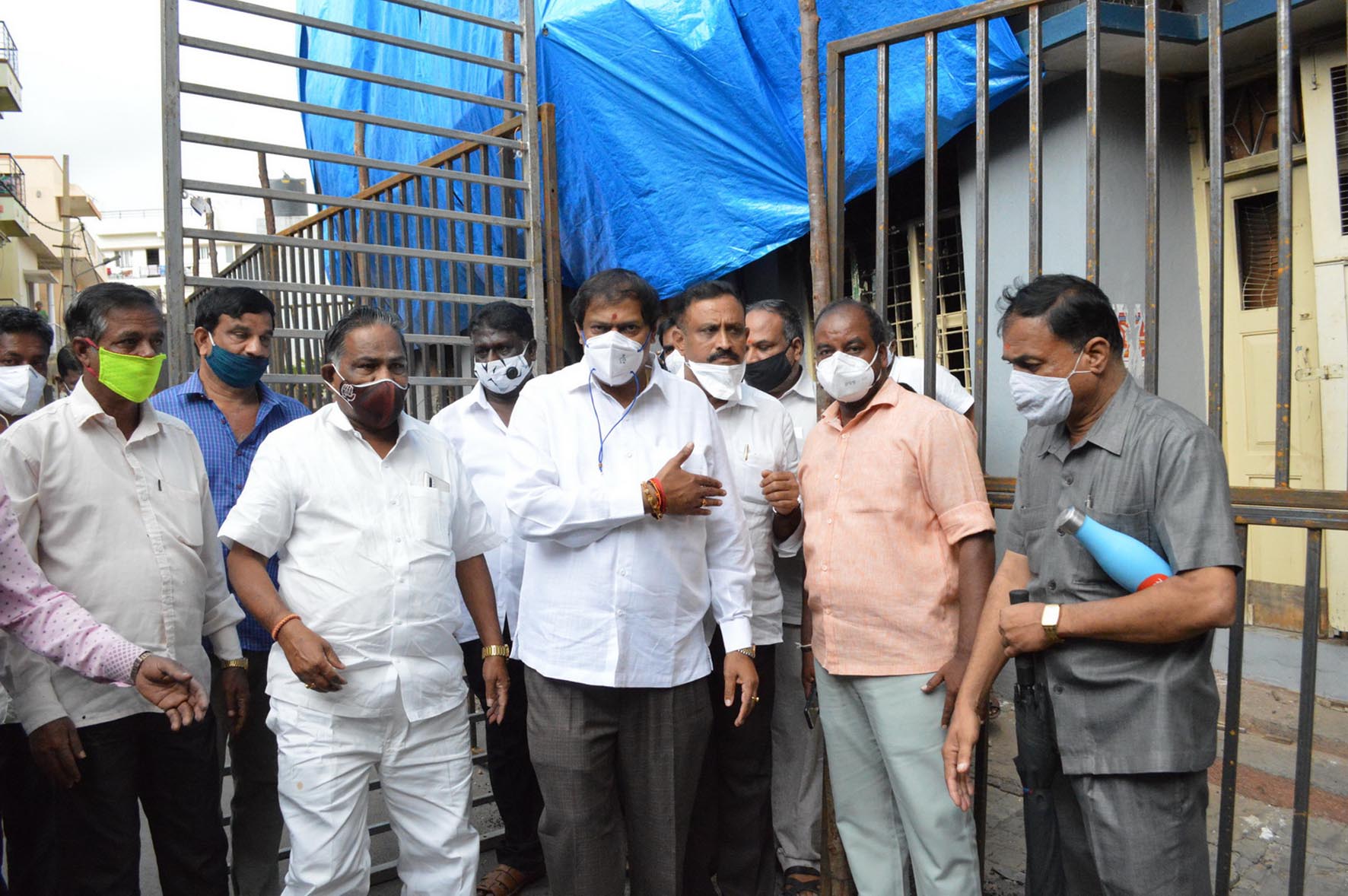 ಹಿಂಸಾಚಾರ: ದುಷ್ಕರ್ಮಿಗಳ ವಿರುದ್ಧ ದೂರು ನೀಡಿದ ಶಾಸಕ ಅಖಂಡ ಶ್ರೀನಿವಾಸಮೂರ್ತಿ