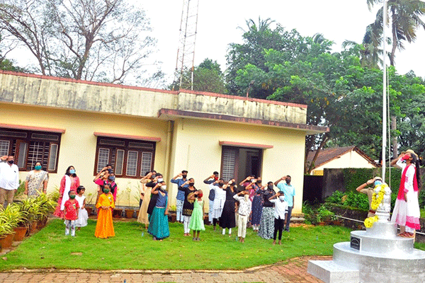 ಕುಂದಾಪುರ ಎಎಸ್ಪಿ ಕಚೇರಿಯಲ್ಲಿ ಕೊರಗ ವಿದ್ಯಾರ್ಥಿನಿಯಿಂದ ಧ್ವಜಾರೋಹಣ