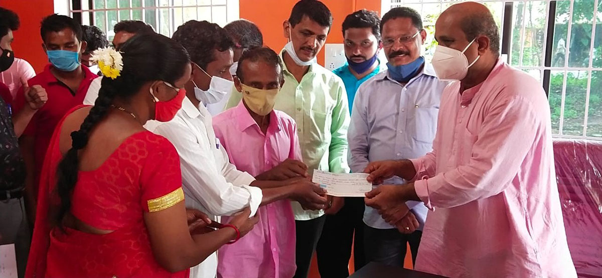 4.10ಲಕ್ಷ ರೂ. ಪ್ರಾಕೃತಿಕ ವಿಕೋಪದ ಪರಿಹಾರ ಧನ ವಿತರಣೆ