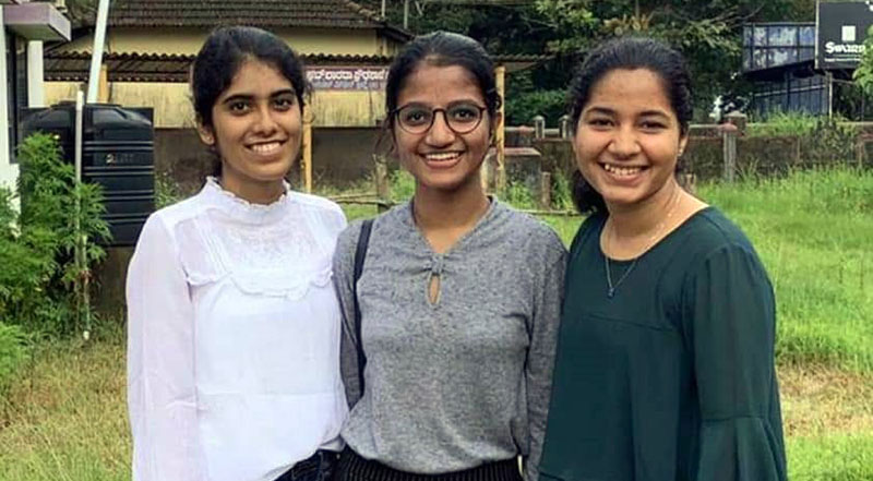 ಆನ್ ಲೈನ್ ಶಿಕ್ಷಣ : ಹಣ ಸಂಗ್ರಹಿಸಿ ಮೊಬೈಲ್ ಖರೀದಿಸಿ ಬಡ ವಿದ್ಯಾರ್ಥಿಗಳಿಗೆ ನೀಡಿದ ಮೂವರು ವಿದ್ಯಾರ್ಥಿನಿಯರು