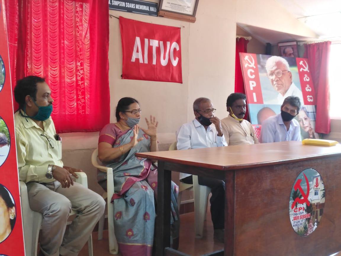 ಕಟ್ಟಡ ಕಾರ್ಮಿಕರಿಗೆ ಆರೋಗ್ಯ ಕಿಟ್ ವಿತರಣೆ