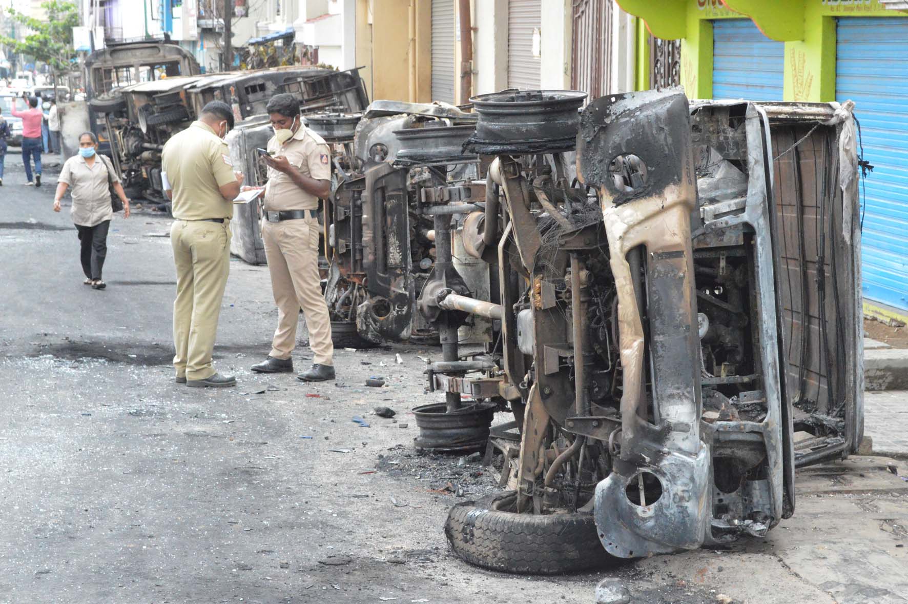 ಬೆಂಗಳೂರು ಹಿಂಸಾಚಾರ ಪ್ರಕರಣ: ಓರ್ವ ಪೊಲೀಸ್ ಕಸ್ಟಡಿಗೆ