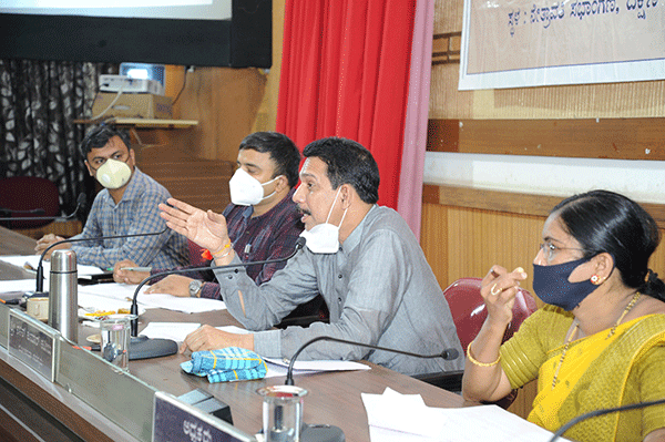 ಕೇಂದ್ರ ಪುರಸ್ಕೃತ ವಸತಿ ಯೋಜನೆ ಶೀಘ್ರ ಪೂರ್ಣಗೊಳಿಸಲು ಸಂಸದ ನಳಿನ್ ಸೂಚನೆ