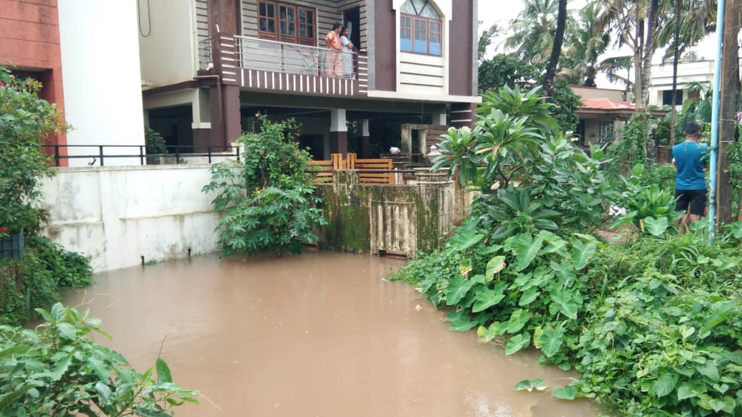 ದ.ಕ.: ಮುಂದುವರಿದ ಮುಂಗಾರು ಮಳೆ, ವಿವಿಧೆಡೆ ಅಪಾರ ಹಾನಿ