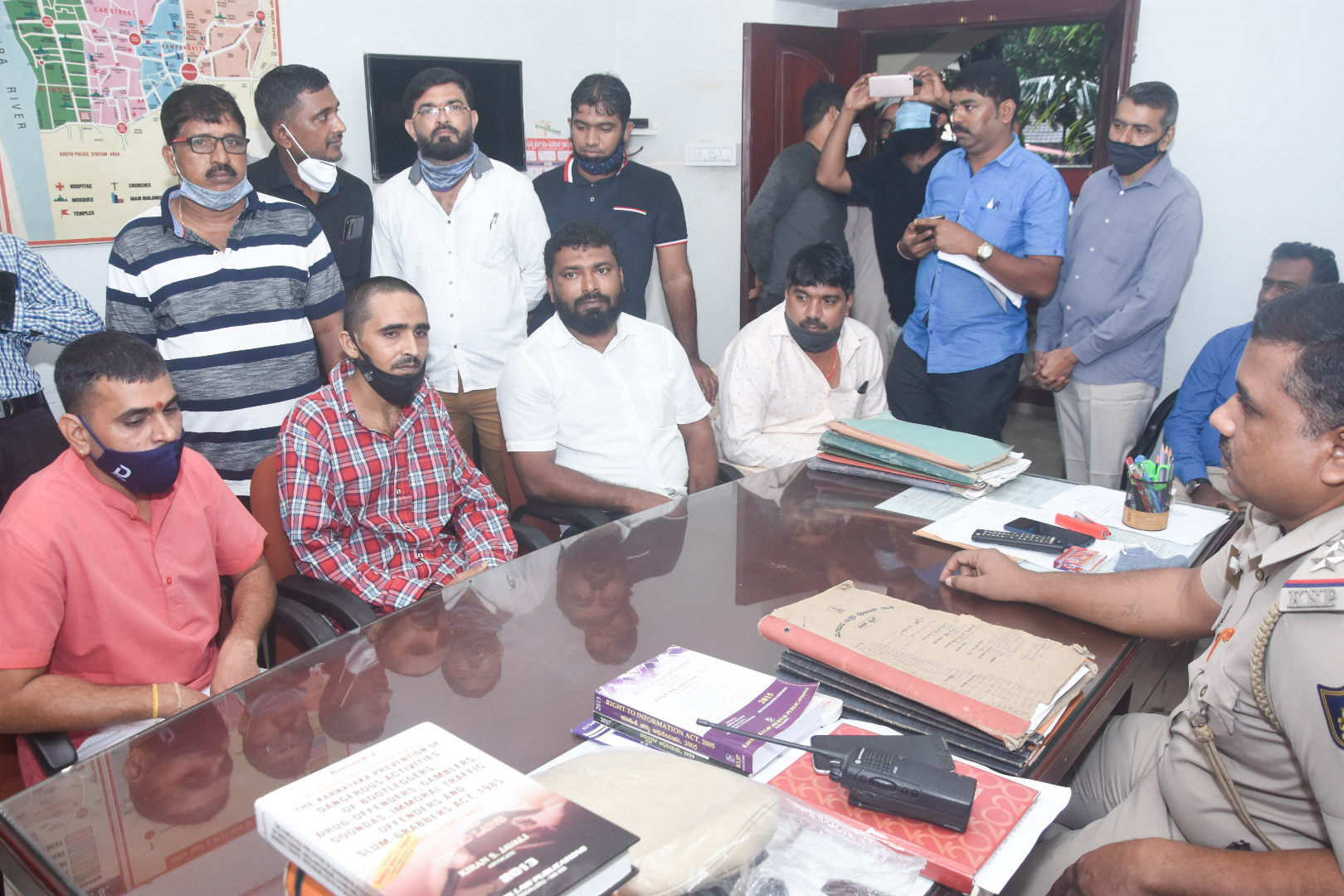 ಅಸ್ವಸ್ಥ ಯುವಕನಿಗೆ ಆಪತ್ಬಾಂಧವರಾದ ಆಸಿಫ್: ಕುಟುಂಬ ಸೇರಿದ ಯುವಕ