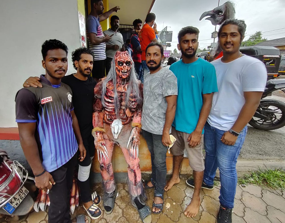 ಶ್ರೀಕೃಷ್ಣ ಜನ್ಮಾಷ್ಟಮಿಗಾಗಿ ರವಿ ಕಟಪಾಡಿಯಿಂದ ಕೊರೋನಾ ಜಾಗೃತಿ ವೇಷ