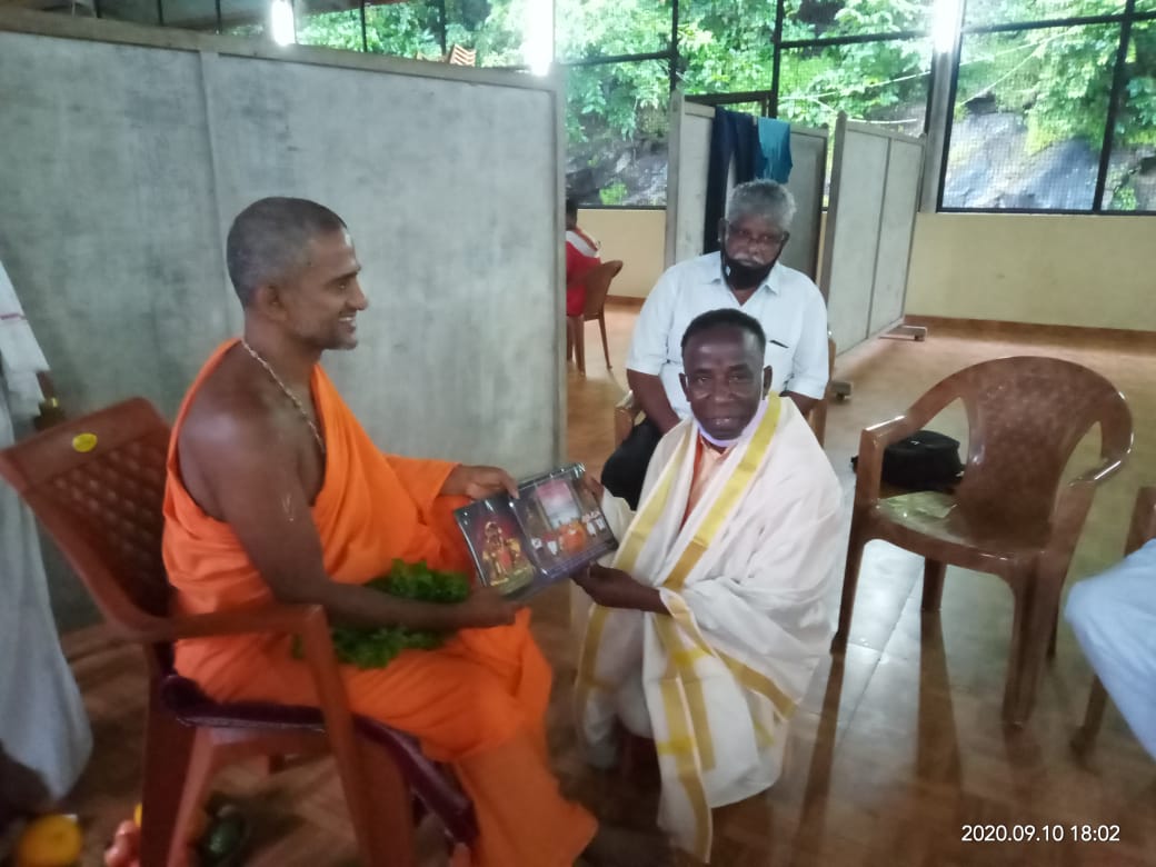 ಪೇಜಾವರಶ್ರೀಗಳನ್ನು ಭೇಟಿಯಾದ ಶಾಂತಾರಾಮ ಸಿದ್ಧಿ