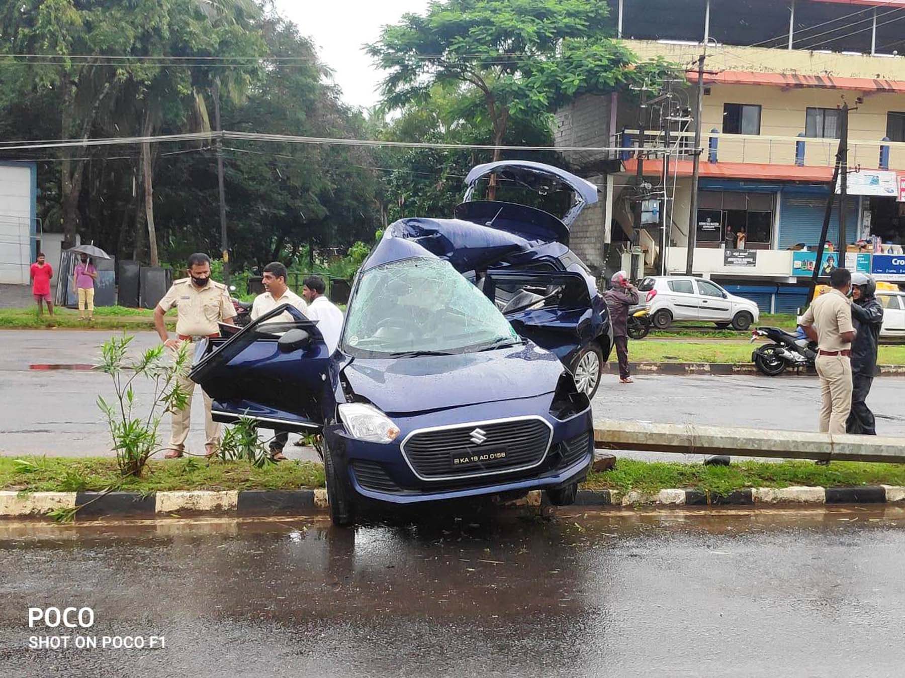 ಕಾಪು: ವಿದ್ಯುತ್ ಕಂಬಕ್ಕೆ ಕಾರು ಢಿಕ್ಕಿ: ಯುವತಿ ಮೃತ್ಯು