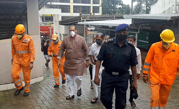 ಮಂಗಳೂರು: ಮಳೆಹಾನಿ ಪ್ರದೇಶಗಳಿಗೆ ಐವನ್ ಡಿಸೋಜ ಭೇಟಿ