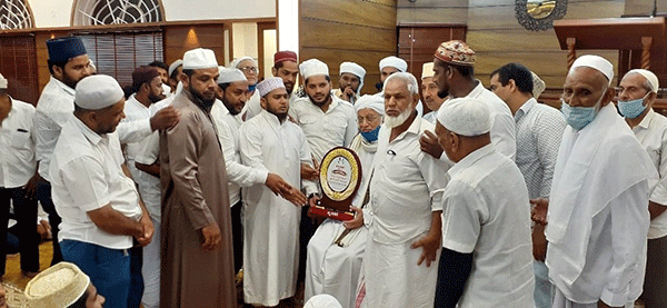 ಮಂಗಳೂರು:  ಖಾಝಿ ತ್ವಾಖಾ ಉಸ್ತಾದ್ ಗೆ ಸನ್ಮಾನ