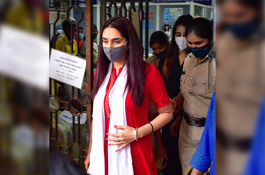 ಸ್ಯಾಂಡಲ್‌ವುಡ್ ಡ್ರಗ್ಸ್ ದಂಧೆ ಪ್ರಕರಣ: ಪರಪ್ಪನ ಅಗ್ರಹಾರ ಜೈಲು ಸೇರಿದ ನಟಿ ರಾಗಿಣಿ