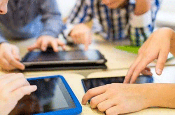 ಆನ್‍ಲೈನ್ ತರಗತಿ ವೇಳೆ ಹರಿದಾಡಿದ ಅಶ್ಲೀಲ ಚಿತ್ರ; ಕ್ಲಾಸ್ ಸ್ಥಗಿತ