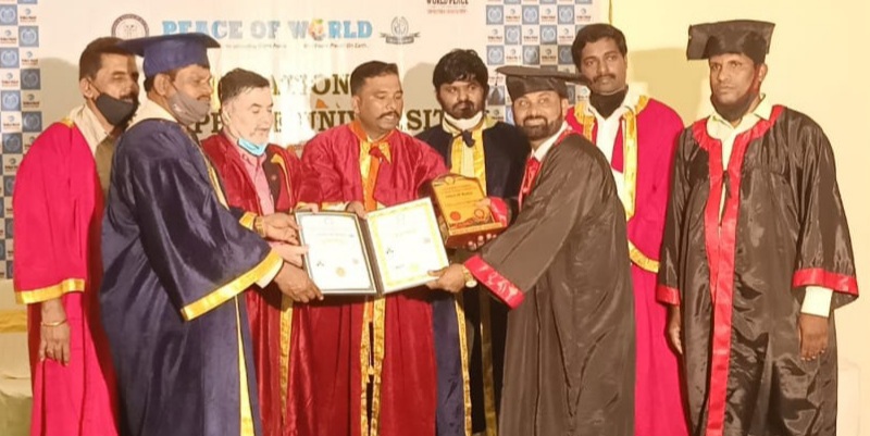 ಮೂಡಿಗೆರೆಯ ಯೋಗ ಶಿಕ್ಷಕನಿಗೆ ಗೌರವ ಡಾಕ್ಟರೆಟ್