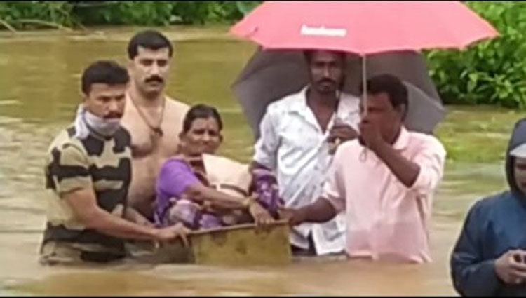 ಮಣಿಪಾಲ ಕ್ರೈಮ್ ಪೊಲೀಸ್ ‌ಸಿಬ್ಬಂದಿಯಿಂದ ಪ್ರವಾಹ ಪೀಡಿತ ಪ್ರದೇಶದಲ್ಲಿ ಸಿಲುಕಿದ್ದ ಹಲವು ಮಂದಿಯ ರಕ್ಷಣೆ
