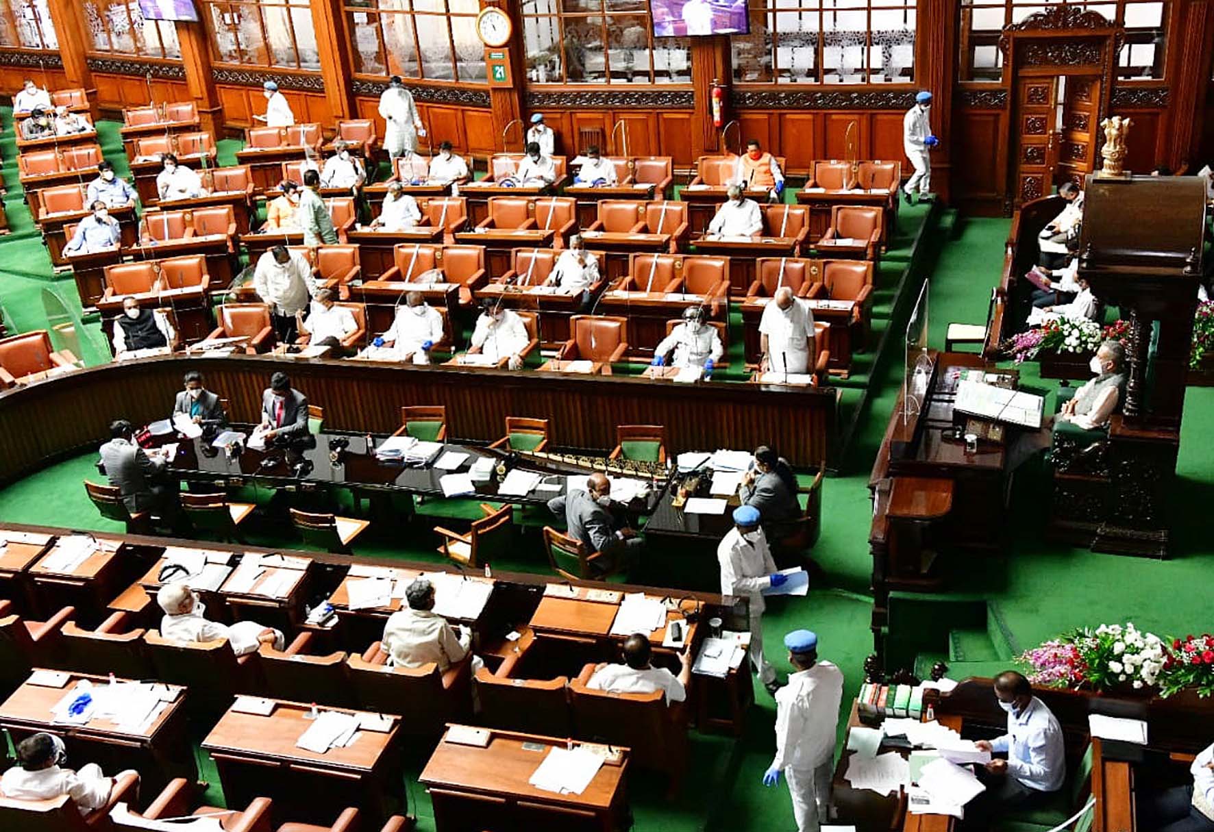 ಕೊರೋನ ಕಾರ್ಮೋಡದ ನಡುವೆ ವಿಧಾನಮಂಡಲದ ಅಧಿವೇಶನ ಆರಂಭ