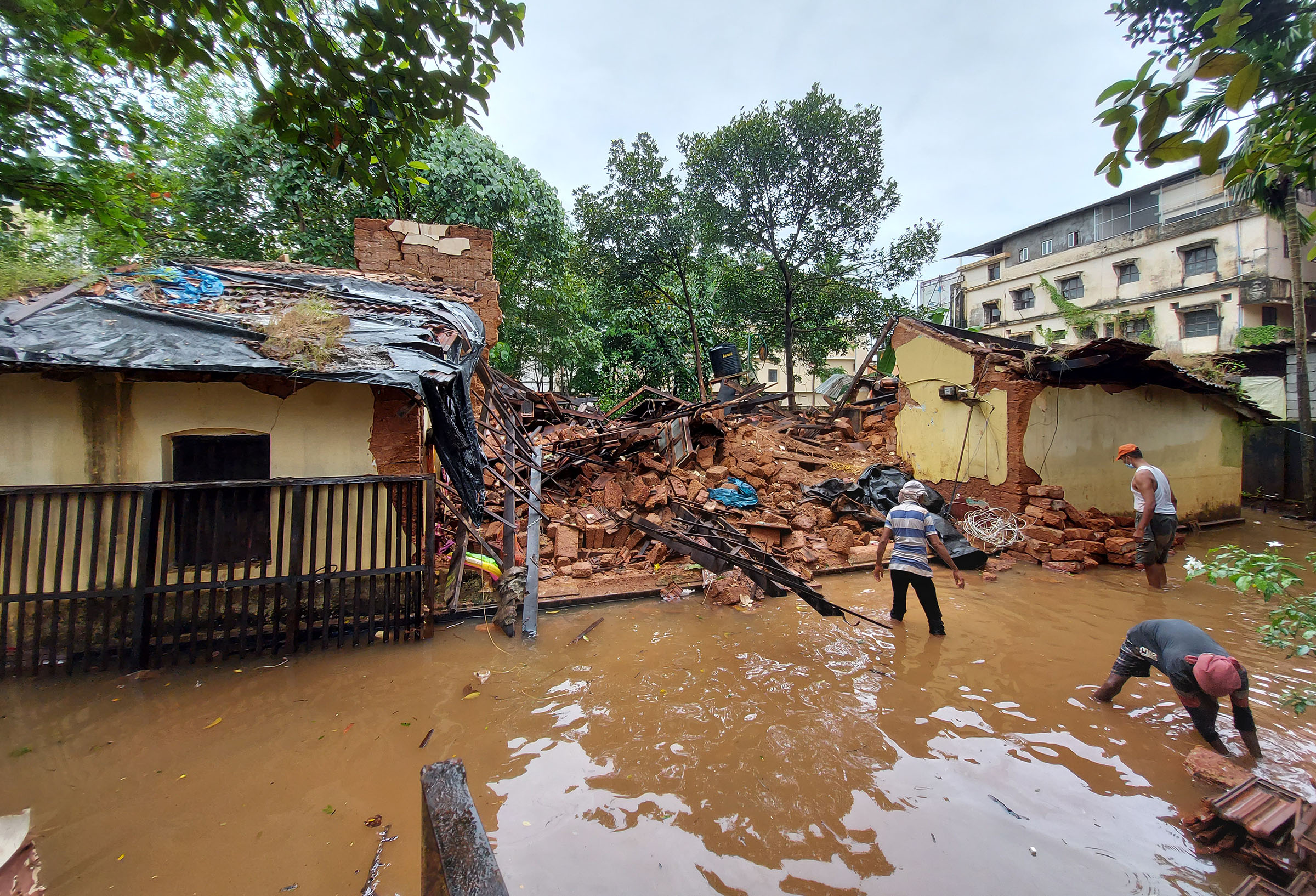 ಜಲಪ್ರಳಯಕ್ಕೆ ಉಡುಪಿ ಜನತೆ ತತ್ತರ: ಬದುಕು ಕಟ್ಟಿಕೊಳ್ಳಲು ಸಂತ್ರಸ್ತರ ಪರದಾಟ