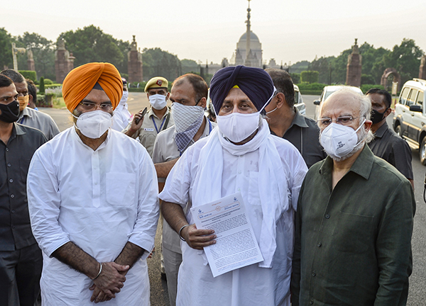 ರಾಷ್ಟ್ರಪತಿ ಭೇಟಿಗೆ ಅವಕಾಶ ಕೋರಿದ ಪ್ರತಿಪಕ್ಷಗಳು: ಕೃಷಿ ಮಸೂದೆಗಳಿಗೆ ಅಂಕಿತ ಹಾಕದಂತೆ ಆಗ್ರಹ