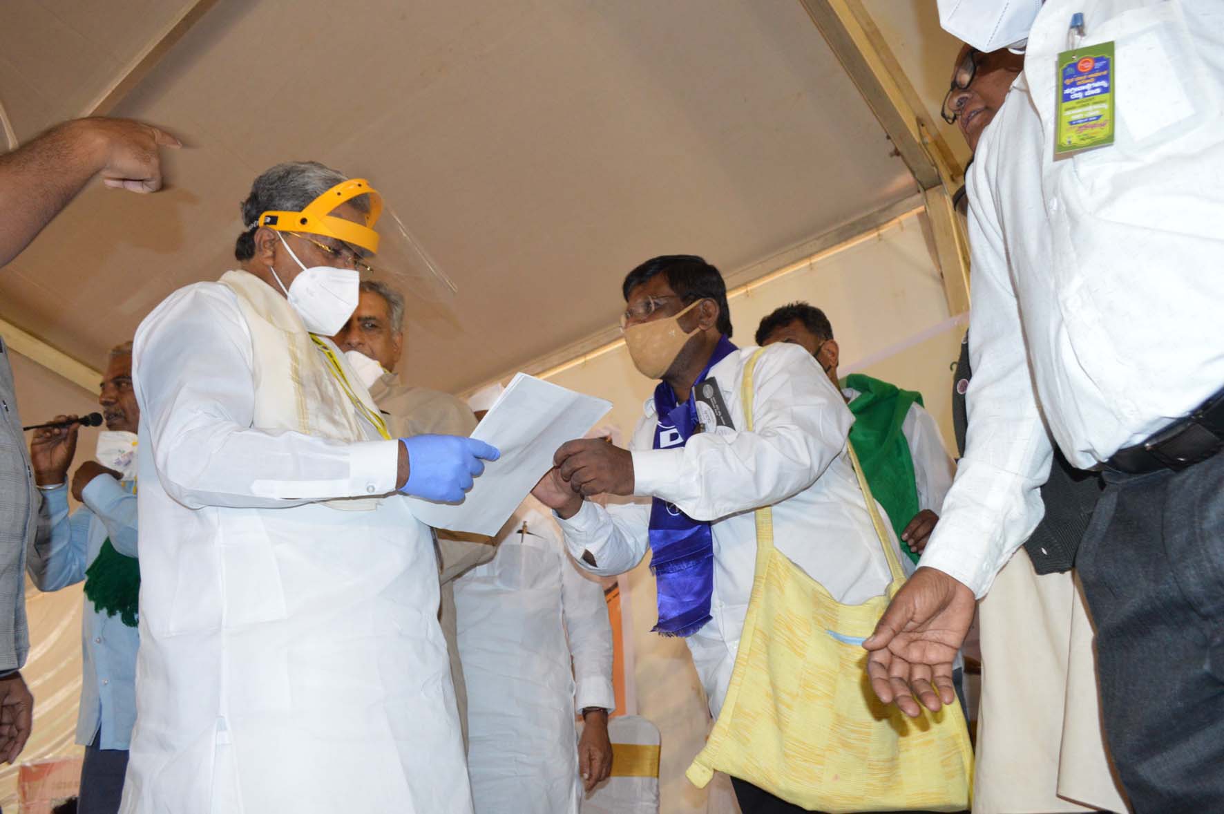 ಭೂಮಿ ಕಿತ್ತುಕೊಳ್ಳುವ ಮಸೂದೆ ಮೇಲ್ಮನೆಯಲ್ಲಿ ಅಂಗೀಕಾರ ಆಗುವುದಿಲ್ಲ: ಸಿದ್ದರಾಮಯ್ಯ