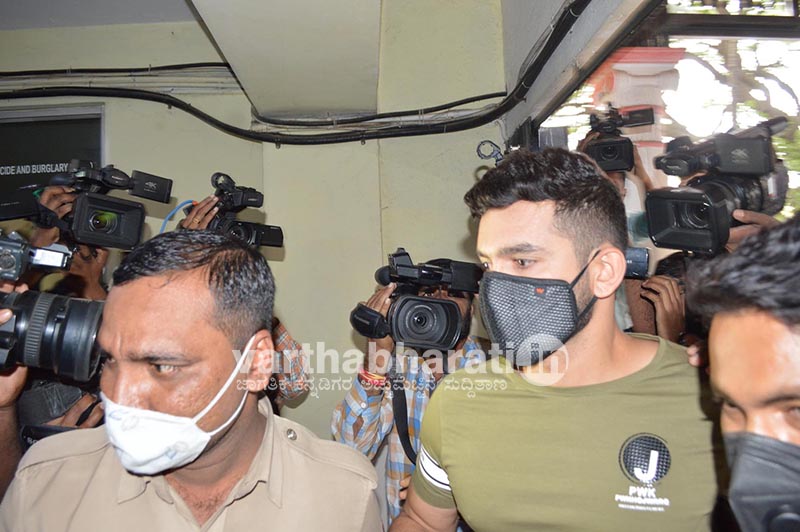 ಡ್ರಗ್ಸ್ ಜಾಲ ಆರೋಪ: ಎರಡನೆ ಬಾರಿ ವಿಚಾರಣೆಗೆ ಹಾಜರಾದ ನಟ ದಿಗಂತ್