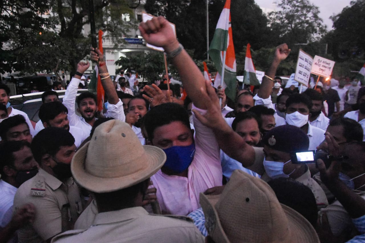 ಕಾಂಗ್ರೆಸ್‌ನಿಂದ ಪಂಚಿನ ಮೆರವಣಿಗೆ: ಮಿಥುನ್ ಸಹಿತ ಹಲವರ ಬಂಧನ