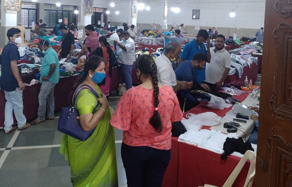 ಹೊಟೇಲ್ ಮೋತಿಮಹಲ್: ಸಿದ್ಧ ಉಡುಪುಗಳ ಬೃಹತ್ ಮಾರಾಟ ಮೇಳ