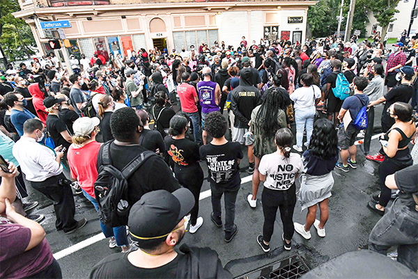 ಅಮೆರಿಕ: ಪೊಲೀಸರಿಂದ ಇನ್ನೋರ್ವ ನಿರಾಯುಧ ಕರಿಯ ವ್ಯಕ್ತಿಯ ಕೊಲೆ