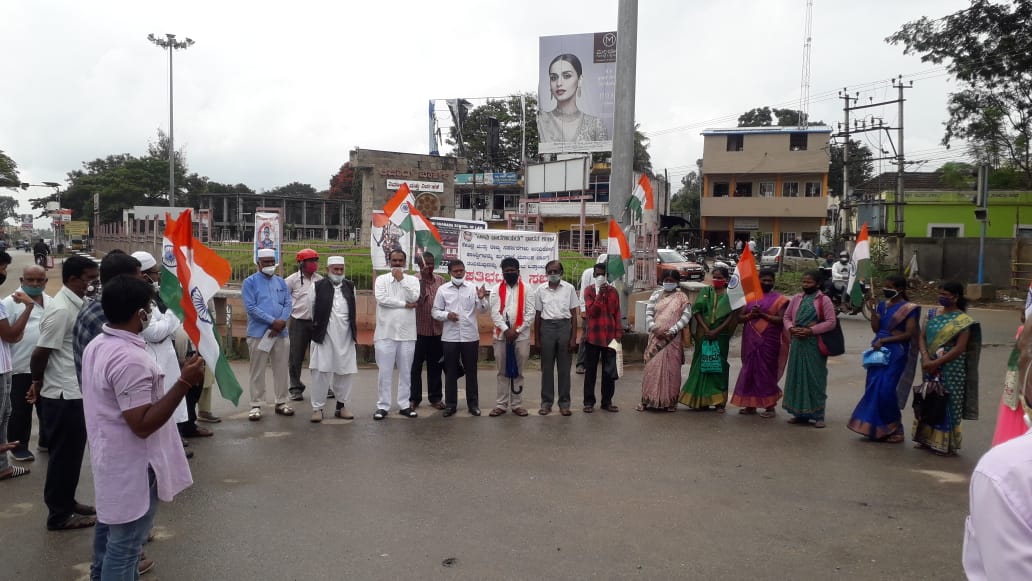 ಕೋಮುವಾದಿಗಳು, ಜಾತಿವಾದಿಗಳ ಕಪಿಮುಷ್ಠಿಯಿಂದ ಜಾತ್ಯತೀತ ಭಾರತವನ್ನು ಉಳಿಸಬೇಕಿದೆ: ಎಚ್.ಎಚ್.ದೇವರಾಜ್