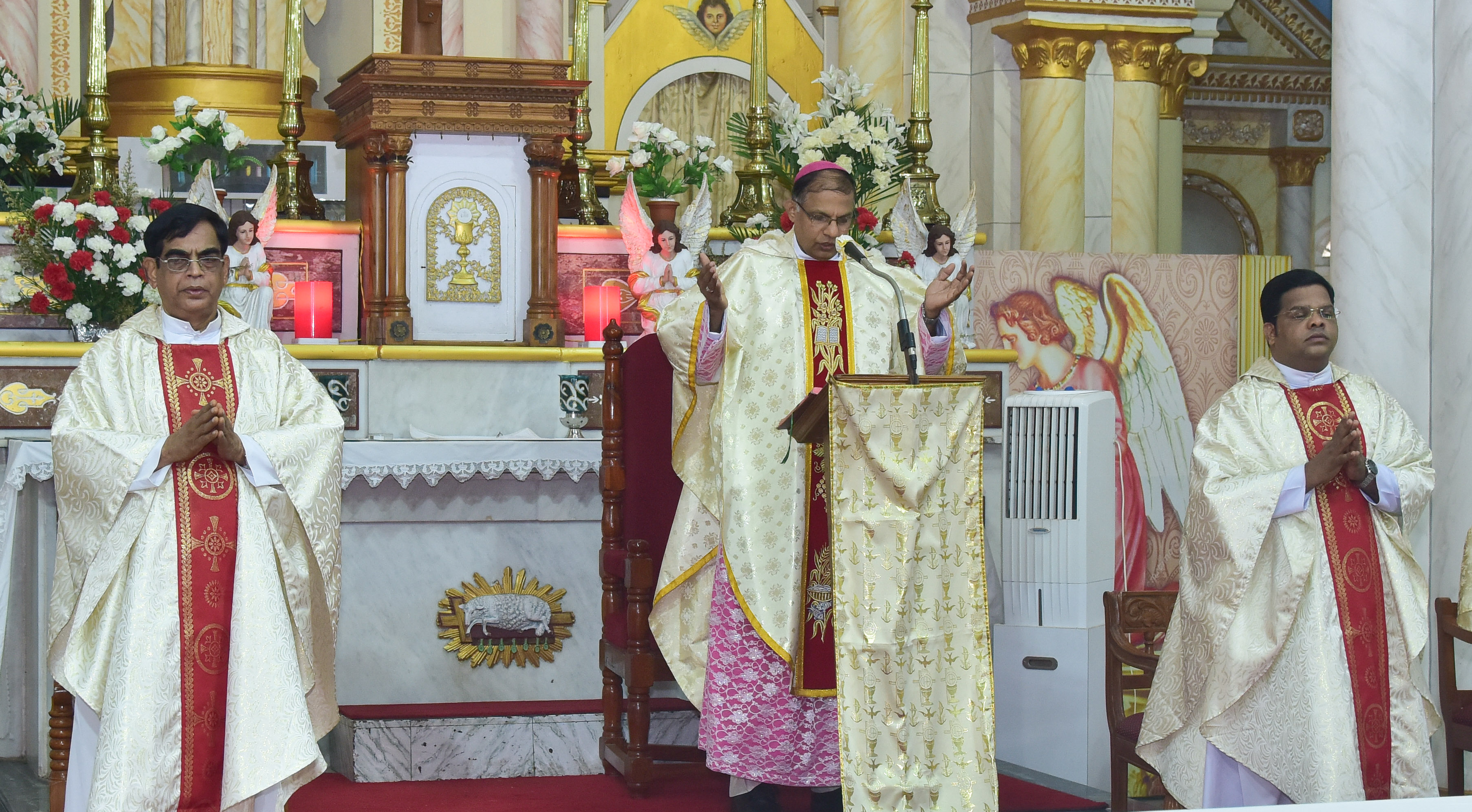 ಮಂಗಳೂರು: ಕೊರೋನ ಮಧ್ಯೆ ಸರಳತೆಗೆ ಸಾಕ್ಷಿಯಾದ ಮೊಂತಿ ಹಬ್ಬ