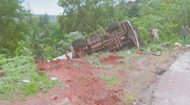 ​ಕಾಸರಗೋಡು : ಗ್ಯಾಸ್ ಟ್ಯಾಂಕರ್ ಪಲ್ಟಿ, ಅನಿಲ ಸೋರಿಕೆ