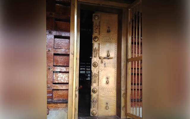 ಇತಿಹಾಸ ಪ್ರಸಿದ್ಧ ಕೇಪು ದೇವಸ್ಥಾನದಿಂದ ಅರ್ಧ ಕೆಜಿಗೂ ಅಧಿಕ ಬೆಳ್ಳಿ ವಸ್ತು ಕಳವು