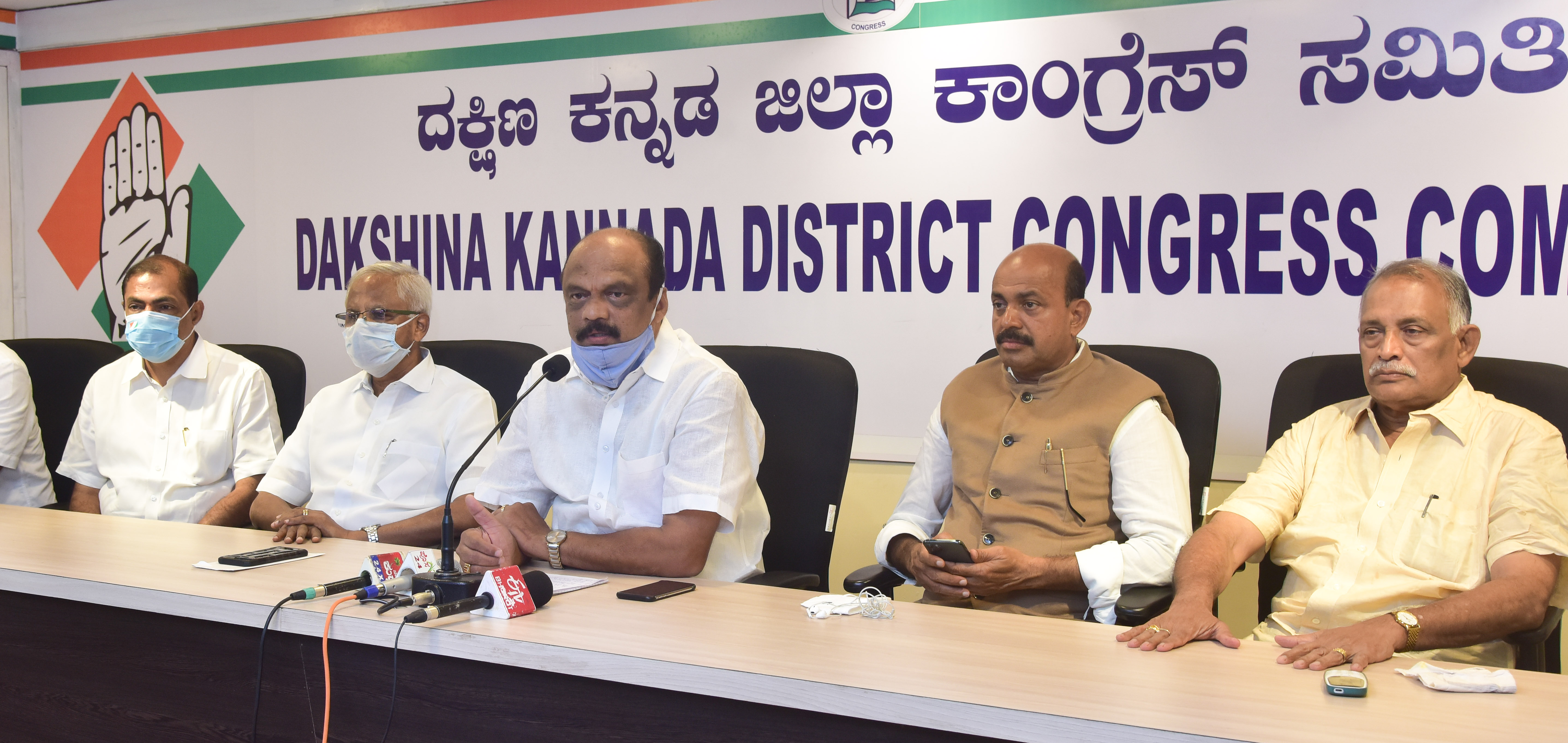 ಕಾಂಗ್ರೆಸ್ ನಾಯಕನ ಮೇಲೆ ಹಲ್ಲೆ : ಆರೋಪಿಗಳನ್ನು ಬಂಧಿಸಿ ಕ್ರಮಕ್ಕೆ ಮೊಯ್ದೀನ್ ಬಾವ ಒತ್ತಾಯ