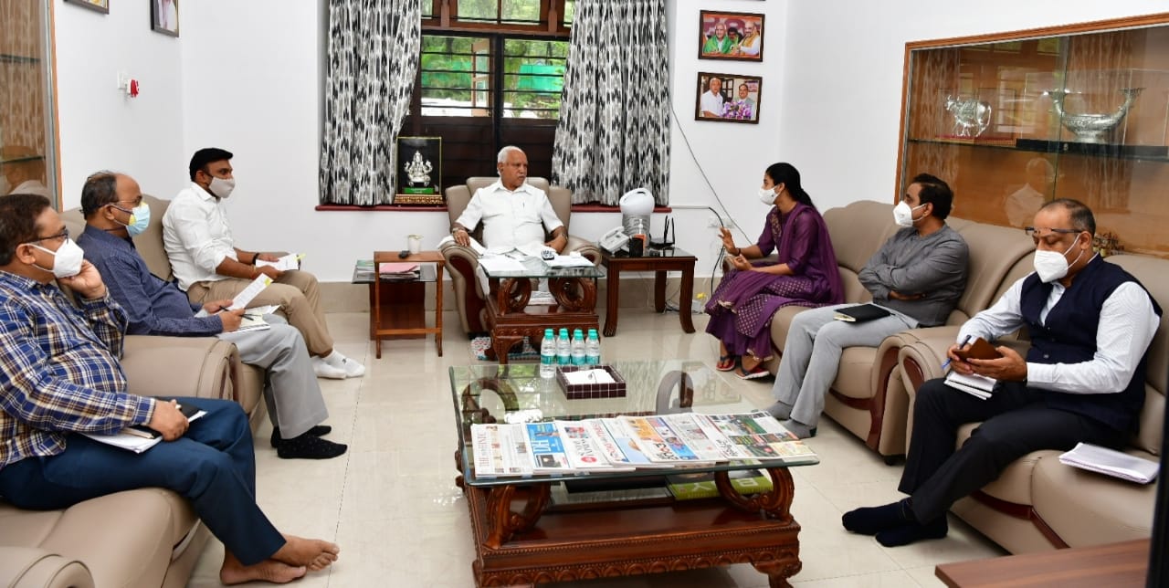 ಮೈಸೂರು ದಸರಾ: ಕೋವಿಡ್ ಮುಂಜಾಗ್ರತಾ ಕ್ರಮಗಳ ಬಗ್ಗೆ ಅಧಿಕಾರಿಗಳೊಂದಿಗೆ ಸಿಎಂ ಚರ್ಚೆ
