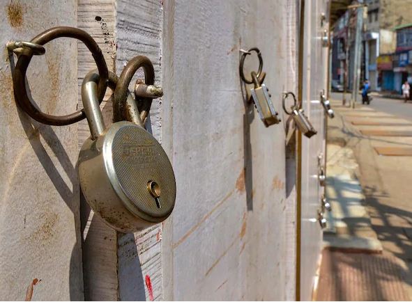 ಈ ದೇಶದಲ್ಲಿ ಕೊರೋನ ನಿರ್ಬಂಧ ಕಠಿಣ: ಒಂದು ಮನೆಯವರು ಇನ್ನೊಂದು ಮನೆಗೆ ಭೇಟಿ ನೀಡುವುದು ನಿಷೇಧ