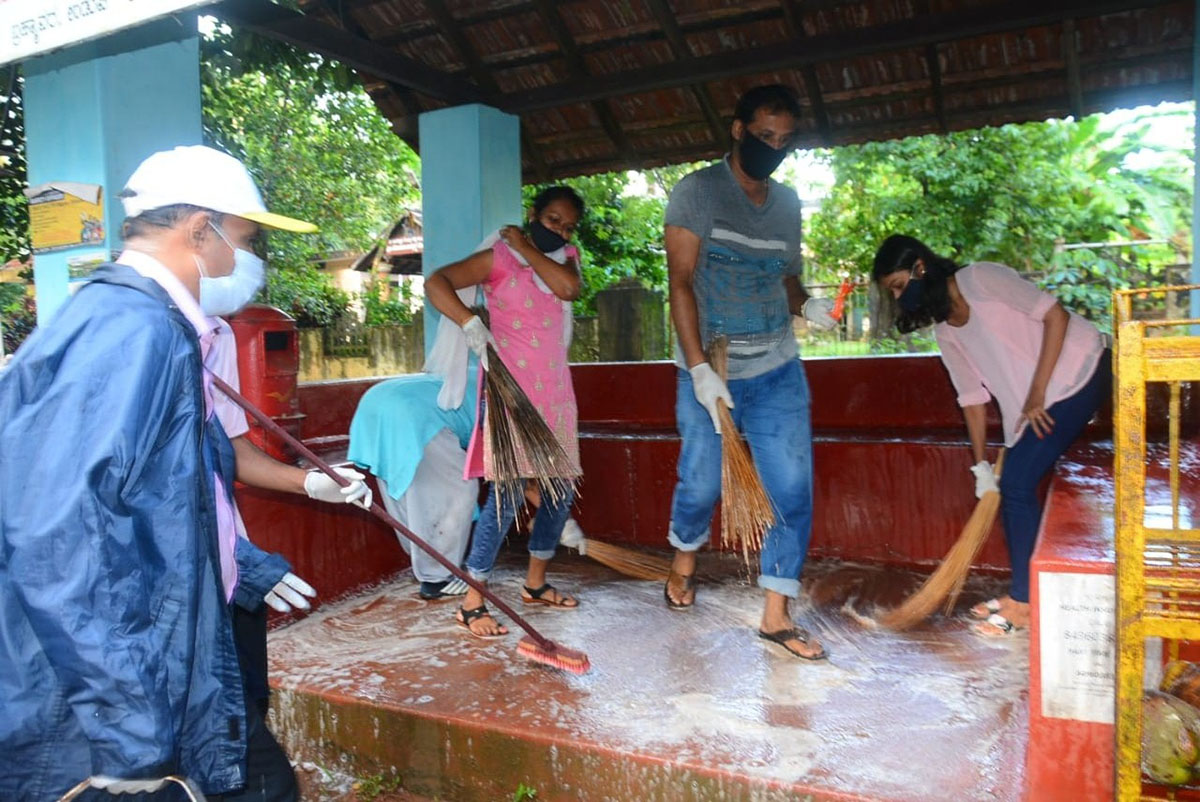 ಉದ್ಯಾವರ: 8 ಬಸ್ಸು ನಿಲ್ದಾಣಗಳ ಶುಚಿತ್ವ -ಸ್ಯಾನಿಟೈಝ್