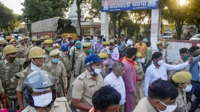 ‘ನಾವು ಭಾರೀ ಭಯ, ಒತ್ತಡದಲ್ಲಿ ಬದುಕುತ್ತಿದ್ದೇವೆ’ ಎಂದ ಹತ್ರಸ್ ಸಂತ್ರಸ್ತೆಯ ಕುಟುಂಬ: ವರದಿ