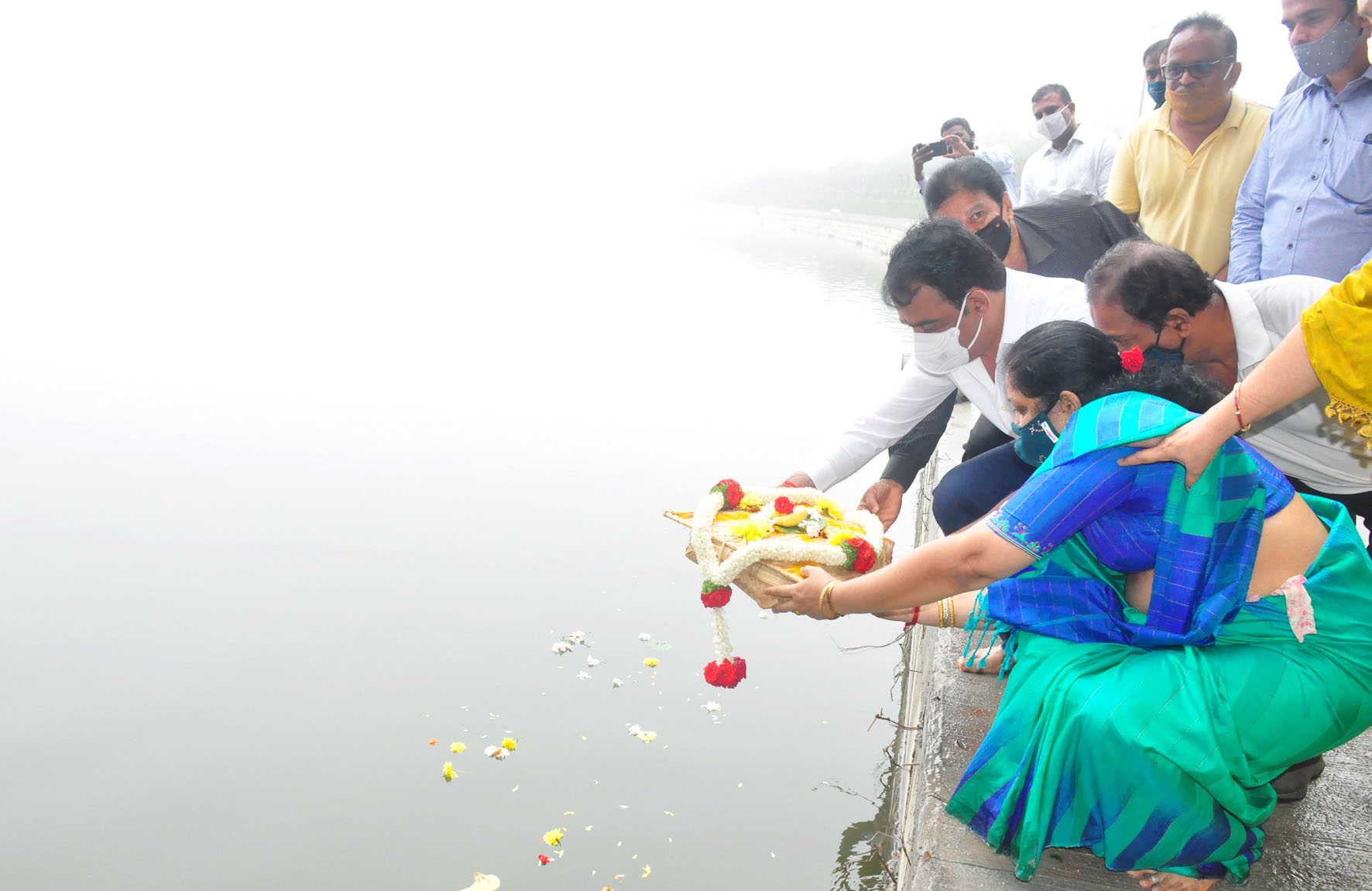 ಸ್ಯಾಂಕಿ ಕೆರೆಗೆ ಬಾಗೀನ ಅರ್ಪಿಸಿದ ಡಿಸಿಎಂ ಅಶ್ವತ್ಥ ನಾರಾಯಣ