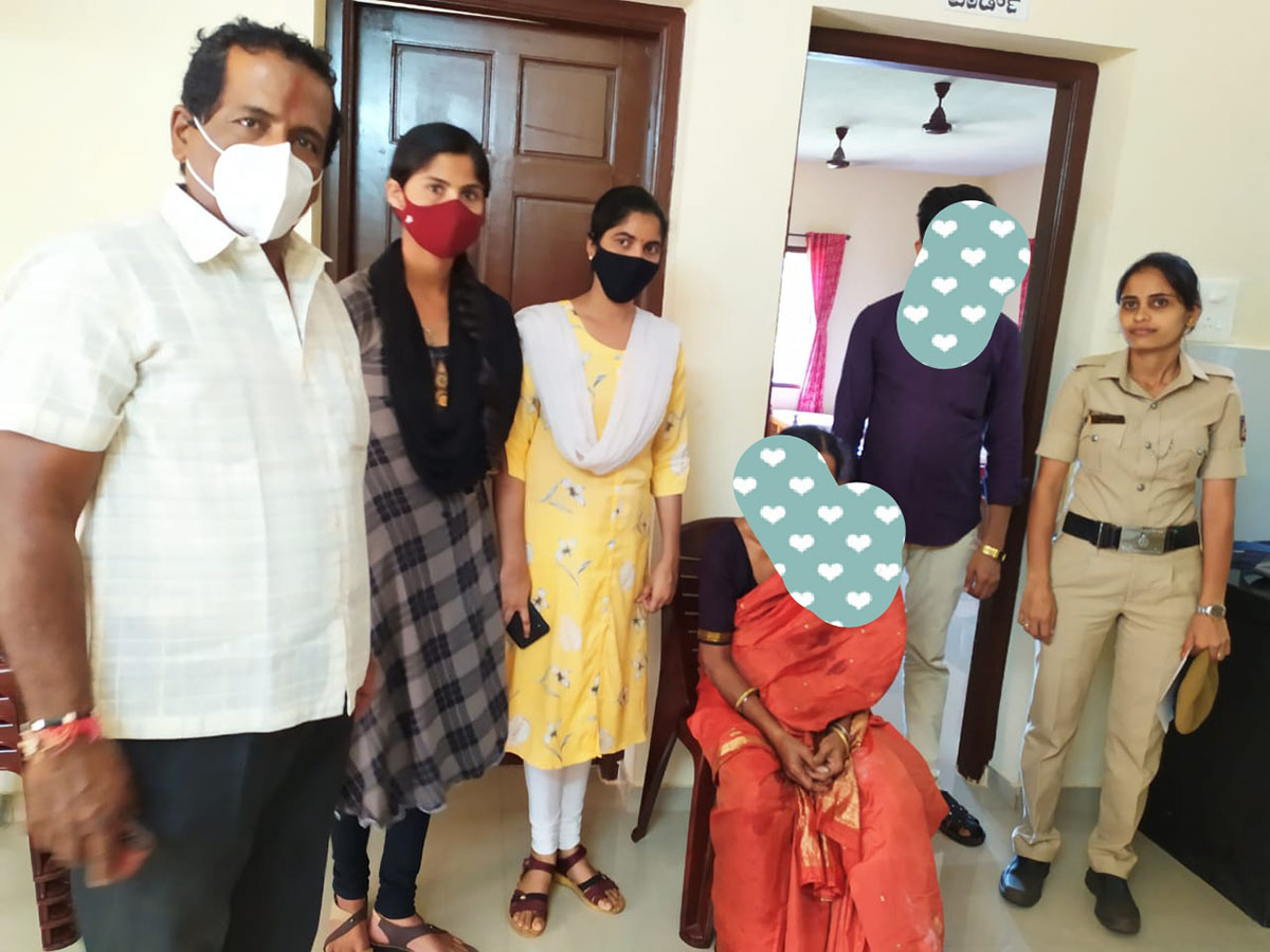 ಹಲ್ಲೆಗೊಳಗಾಗಿ ರಕ್ಷಿಸಲ್ಪಟ್ಟ ಮಹಿಳೆ ಕುಟುಂಬದ ತೆಕ್ಕೆಗೆ
