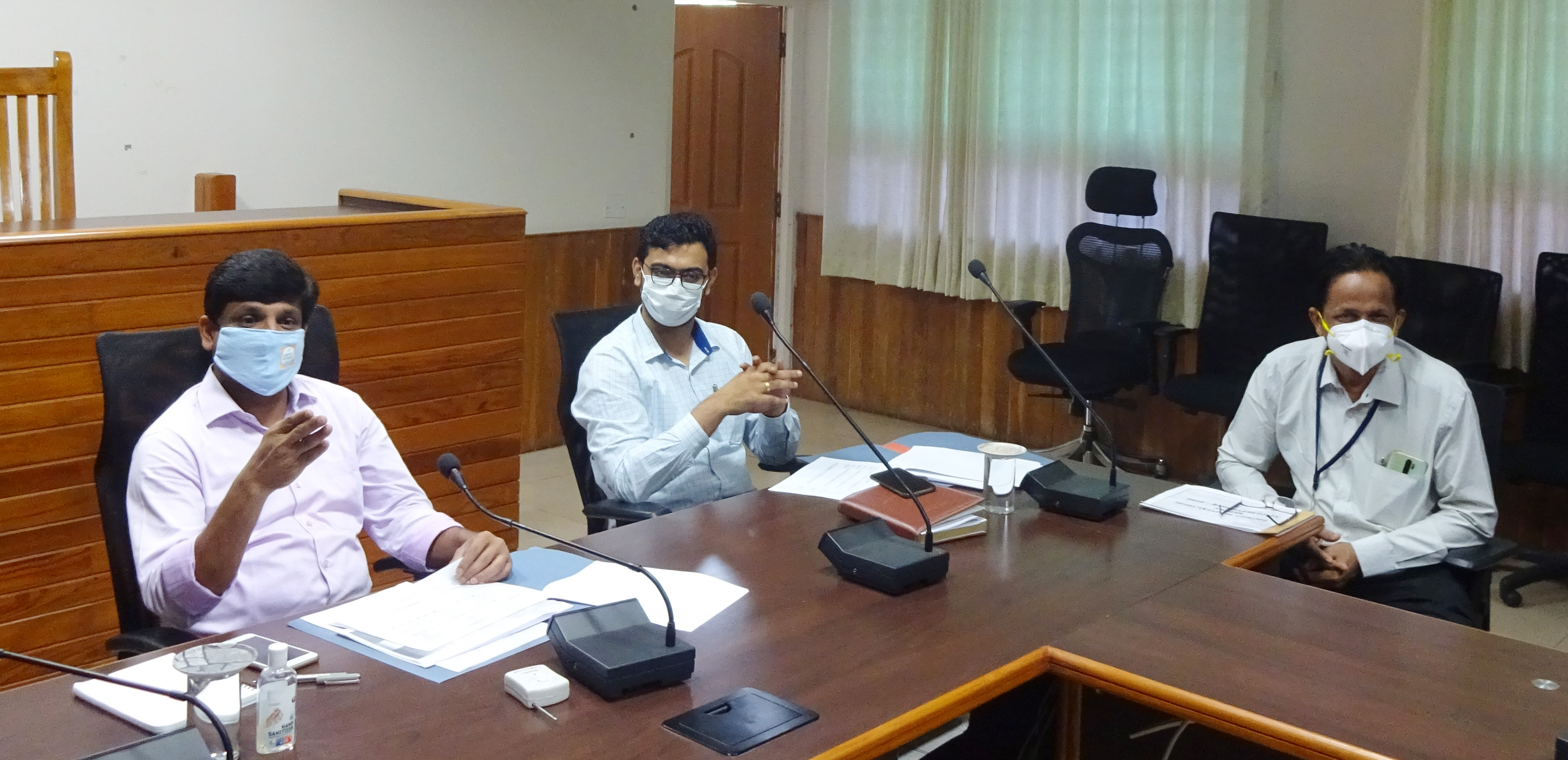 ಕೋವಿಡ್ ಲಸಿಕೆ ನೀಡಲು ಡೇಟಾ ಬೇಸ್ ಸಿದ್ಧಪಡಿಸಿ: ಉಡುಪಿ ಜಿಲ್ಲಾಧಿಕಾರಿ