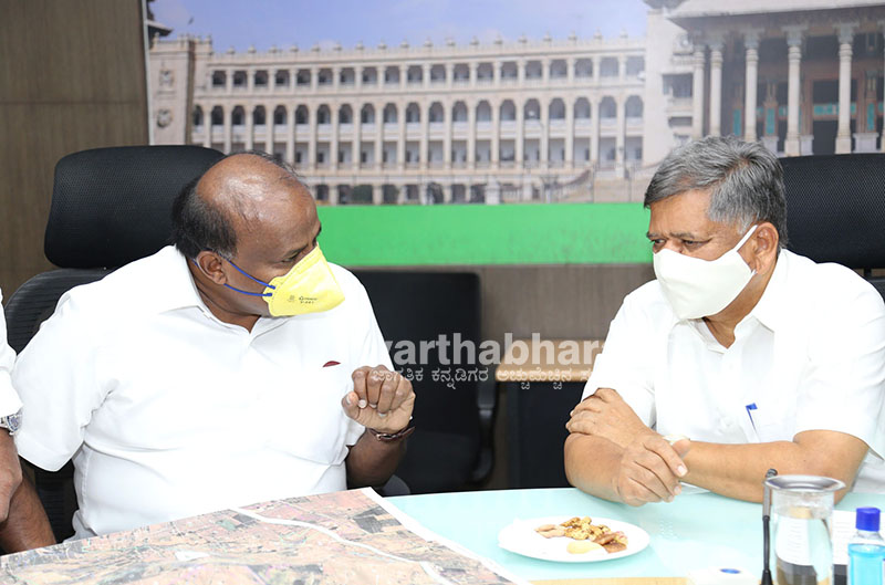 ಕುತೂಹಲ ಸೃಷ್ಟಿಸಿದ ಕುಮಾರಸ್ವಾಮಿ-ಜಗದೀಶ್ ಶೆಟ್ಟರ್ ಭೇಟಿ