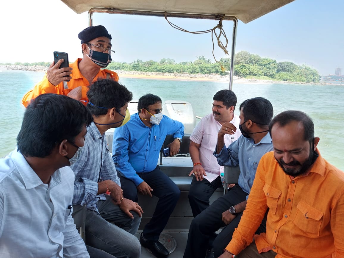 ಕುದ್ರುಗಳ ಅಭಿವೃದ್ಧಿ: ಶಾಸಕ ಕಾಮತ್, ಜಿಲ್ಲಾಧಿಕಾರಿ ಪರಿಶೀಲನೆ