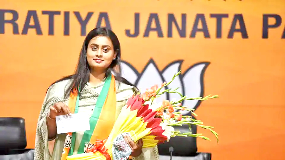 ಶೂಟರ್ ಶ್ರೇಯಸಿ ಬಿಜೆಪಿಗೆ ಸೇರ್ಪಡೆ