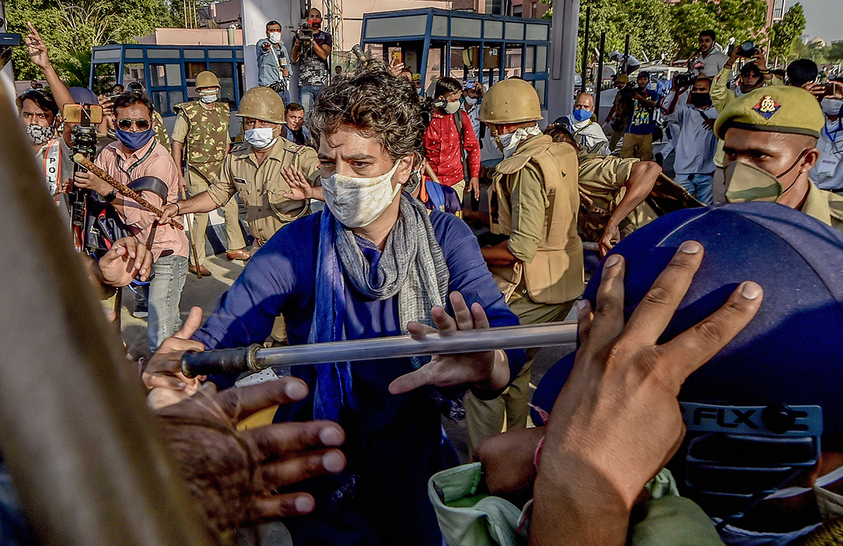 ಹತ್ರಸ್ ತೆರಳುತ್ತಿದ್ದ ಪ್ರಿಯಾಂಕಾ ಗಾಂಧಿ ವಾದ್ರಾಗೆ ಹಲ್ಲೆ ಪ್ರಕರಣ