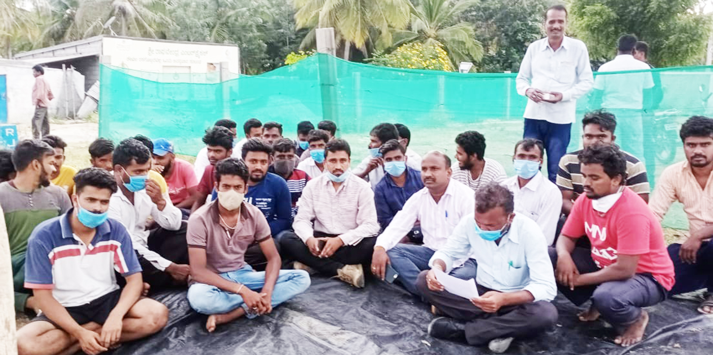 ‘ವಿದ್ಯಾಗಮ’ ಕಲಿಕಾ ಕೇಂದ್ರದಿಂದ ದಲಿತ ವಿದ್ಯಾರ್ಥಿಗಳನ್ನು ಹೊರಗೆ ಕೂರಿಸಿದ ಶಿಕ್ಷಕರು: ಆರೋಪ