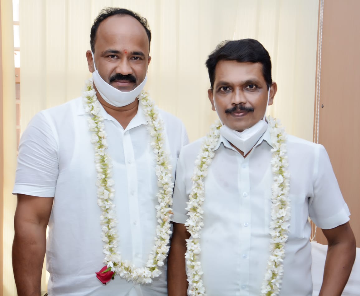 ಪುತ್ತೂರು ಎಪಿಎಂಸಿ ಅಧ್ಯಕ್ಷರಾಗಿ ದಿನೇಶ್ ಮೆದು, ಉಪಾಧ್ಯಕ್ಷರಾಗಿ ಮಂಜುನಾಥ್ ಆಯ್ಕೆ